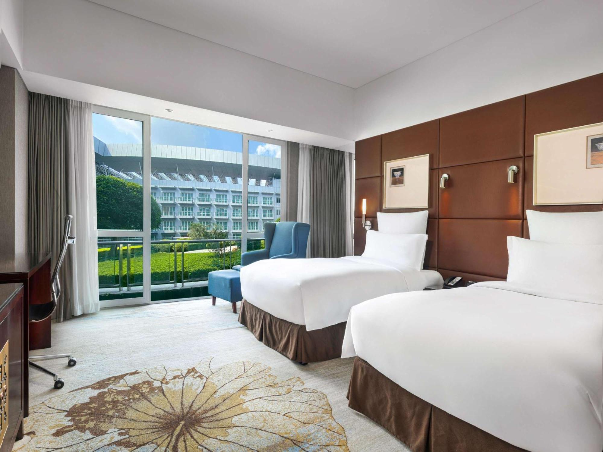 Pullman Guangzhou Baiyun Airport - Free Shuttle Bus & Official Registration Agency During Canton Fair Zewnętrze zdjęcie