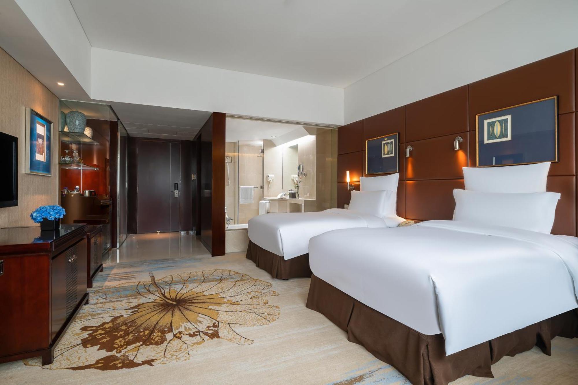 Pullman Guangzhou Baiyun Airport - Free Shuttle Bus & Official Registration Agency During Canton Fair Zewnętrze zdjęcie